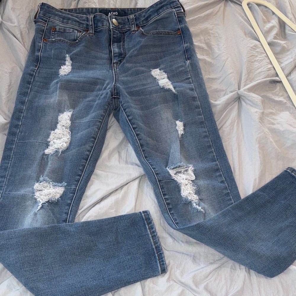 8/$20 Aero jeans Jeggings High rise skinny size 8 - distressed Stretch GUC